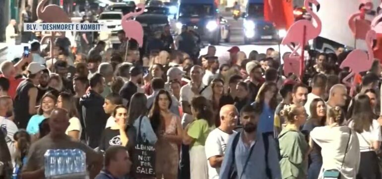 Protesta Tiraneeeeeeeeeeeeee