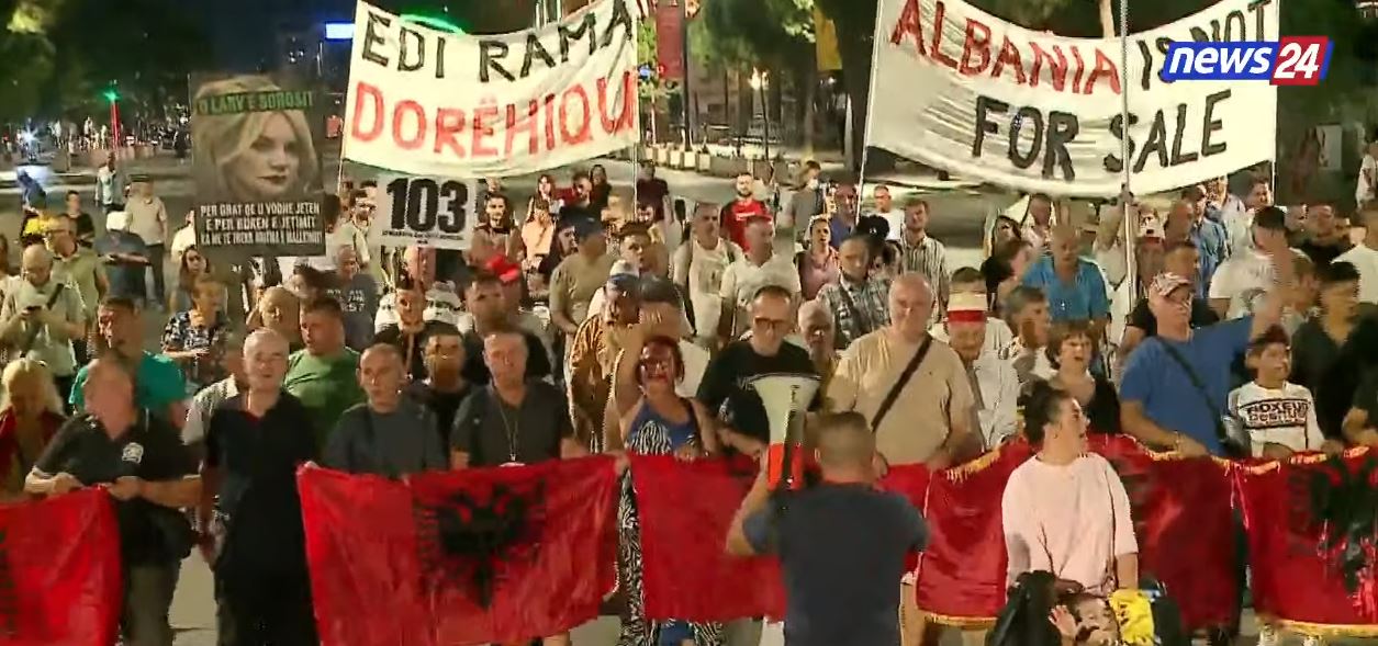 Dita e 103 e protestës  Oshëtin bulevardi  Arrestoni Ballukun  Rama jep dorëheqjen