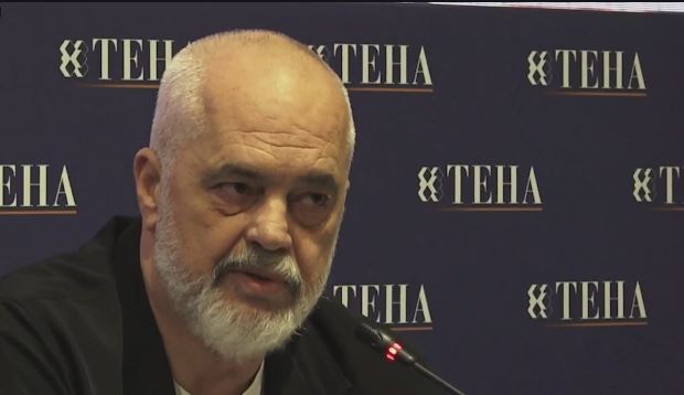 Titaniku s po merr kthesën dhe para kemi një ajsberg   Rama në forumin  Inteligjenca e Botës   Nuk ka vend për Shqipërinë në    