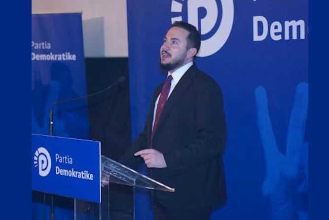  Edi Rama dhe mazhoranca  turpi i Shqipërisë    Salianji  Kryeministri ia ka deleguar qeverisjen krimit  përmes Ergys Agasit     