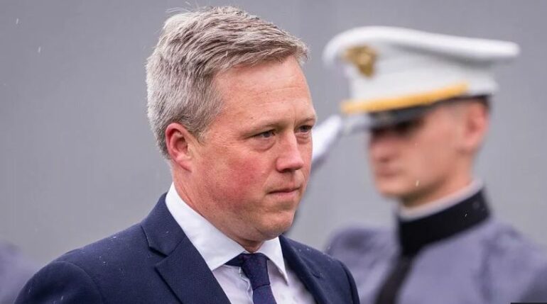 Jep dorëheqjen sekretari i Ushtrisë amerikane pas muajsh tensionesh me Hegseth