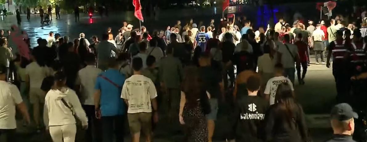  Arrestoni Ramën  lironi qytetarët   Mbyllet protesta e 107 të kundër qeverisë  Shqipëria kërkon revolucion  Ju er   