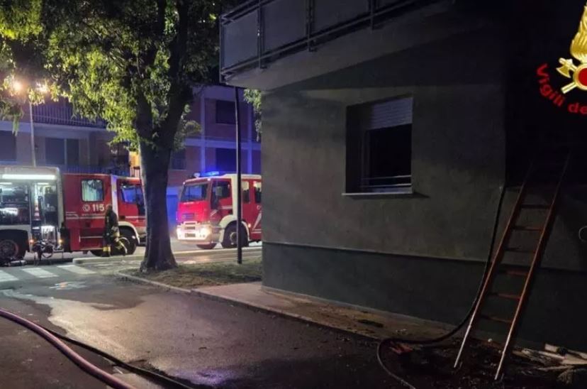 zjarr-i-fuqishem-ne-nje-pallat-ne-itali-2-te-vdekur-dhe-13-te-plagosur-mes-tyre-nje-foshnje-e-porsalindur