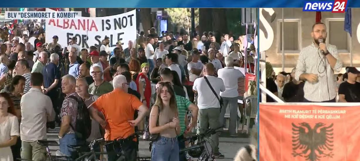 Bllokimi i rrugëve  Protestuesi thirrje shoferëve  Ne nuk jemi fajtorë  E dimë se jeni nën presion ekonomik  do çlirohemi