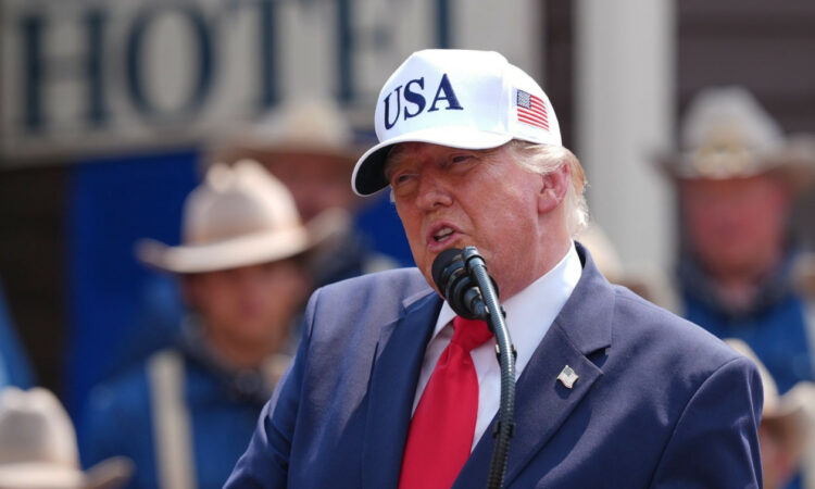 Trump për luftën me Iranin: Unë e shpëtova Britaninë nga një kërcënim bërthamor