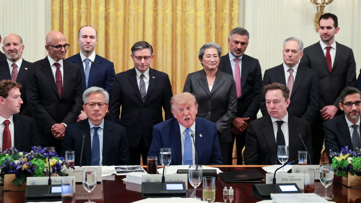 darka-e-teknologjise-ne-shtepine-e-bardhe-trump-mbledh-ne-nje-tryeze-musk-zuckerberg-bezos-dhe-drejtuesit-e-gjigant