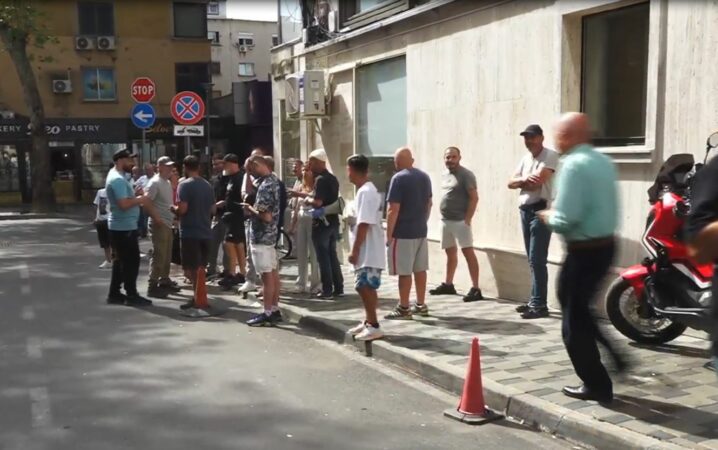 Gjykata e Lartë la pas hekurave kryebashkiakun, protestuesit në kor: Rama në burg, Veliaj në burg!