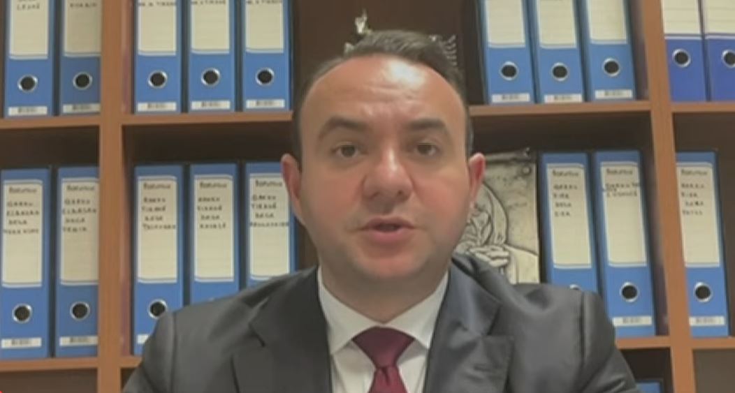 Vlora Hyseni nën arrest  Balliu  Kam pyetur SHISH për raportet e zyrtarëve të institucionit me Ergys Agasin  Siguria kombëtare   