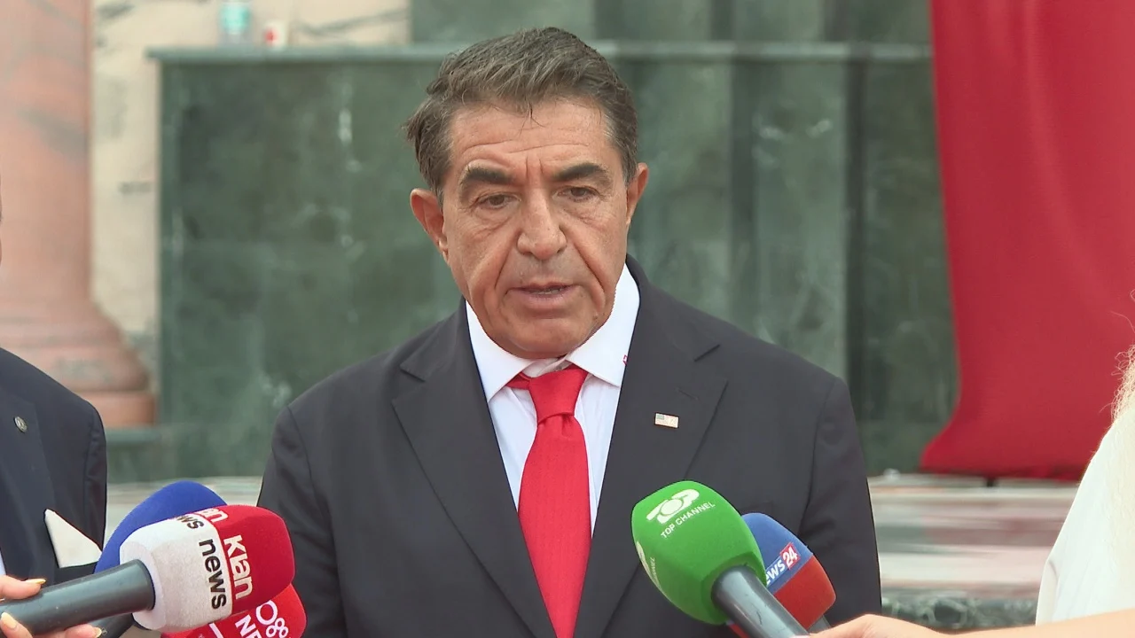  Vendos populli i Shqipërisë   I dërguari i Trump vizitë në Kryegjyshatë  Paolo Zampolli  Komuniteti ndërkombëtar do mbështesë   