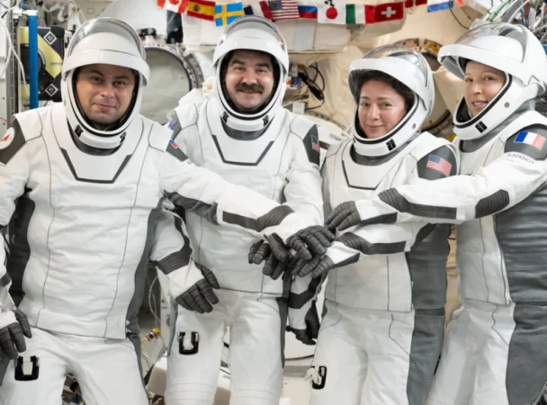 430151 Space Crew Return F