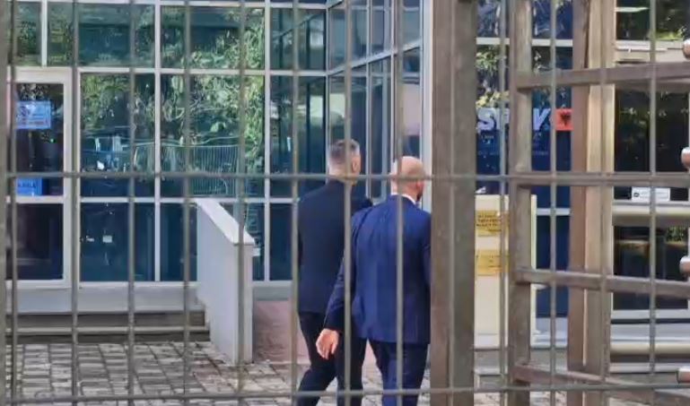 Vartësit e Ballukut paraqiten sërish në SPAK  Gentian Gjyli dhe Erald Elezi paraqiten në prokurori