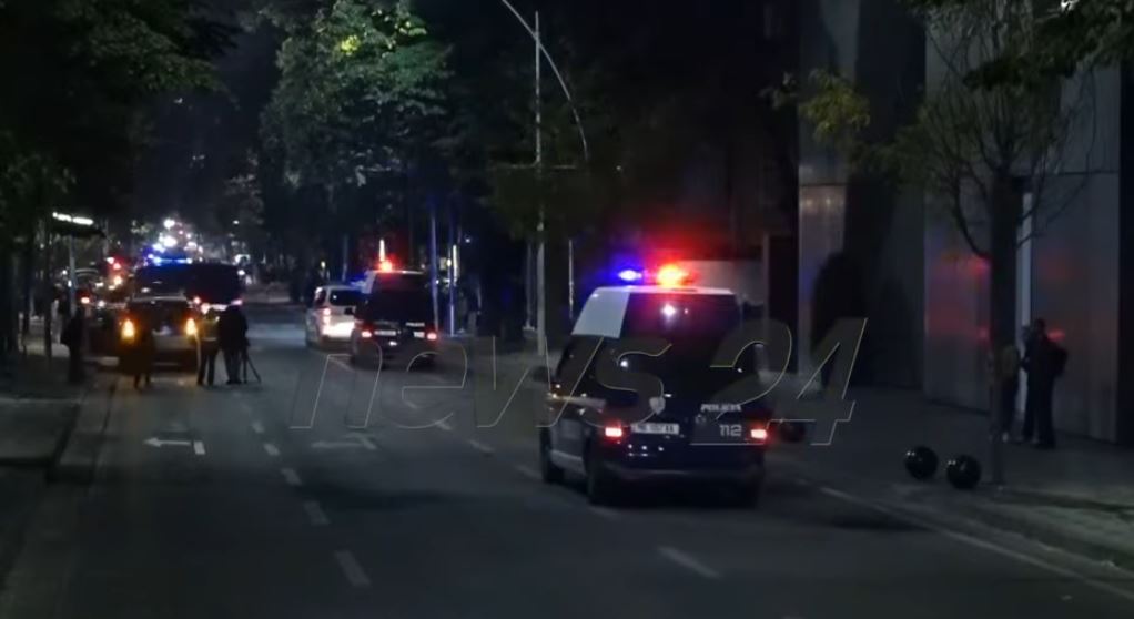 Shoqërime me forcë pranë selisë së PS  rrethim policor në hyrje të bulevardit dhe qendrës së qytetit