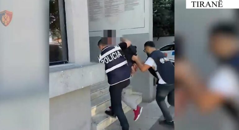 Drogë pranë shkollave në Tiranë/ Finalizohet operacioni “Perimetri”, arrestohet 26-vjeçari nga Elbasani