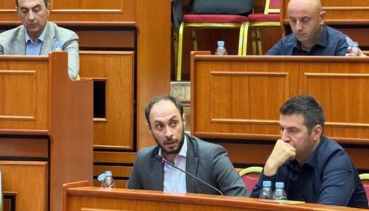Aldo Merkoçi në Këshillin Bashkiak: Ku është akti i transferimit të Veliajt? Dyshime për presion politik