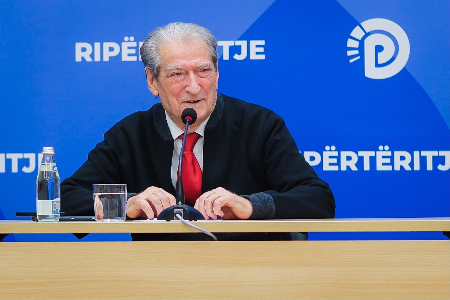 Berisha  Rama donte të sulmonte selinë e PD së me agjentë policie dhe ekstremistë të majtë  por dështoi dy herë