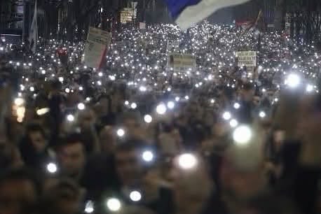 Foto nga burimi: “Protestat studentore, fundi i një ‘bote’”/ Vuçiç ra nga pushteti, Veliaj mesazh Ramës nga qelia: Kuptojeni dhe përgjigjjuni pritshmërive të kësaj gjenerate