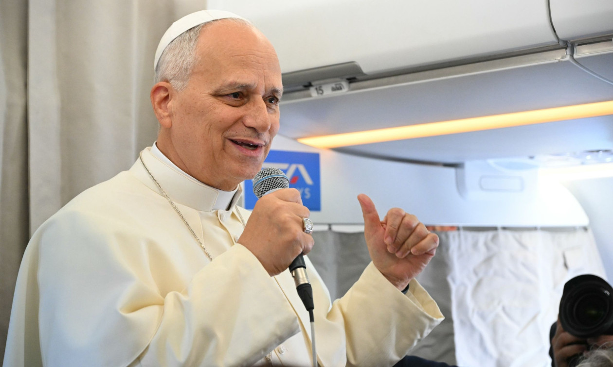 Foto nga burimi: Papa Leo del nga spitali pas operacionit në mushkëri, nesër bekon besimtarët në Vatikan