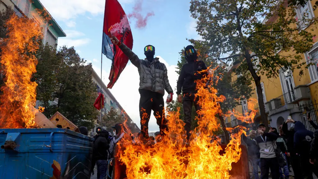 France 24 pasqyron protestën e studentëve në Tiranë  Kërkohet dorëheqja e kryeministrit Edi Rama