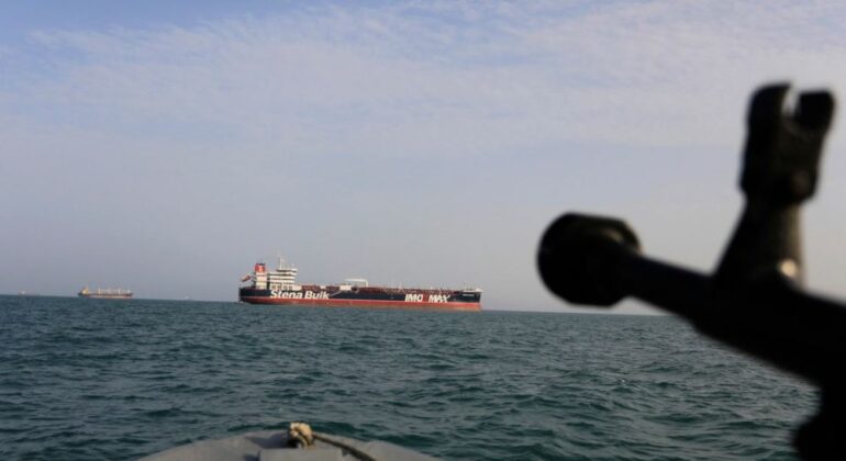 Përplasje SHBA-Iran për Ngushticën e Hormuzit, CENTCOM mohon kontrollin e Teheranit