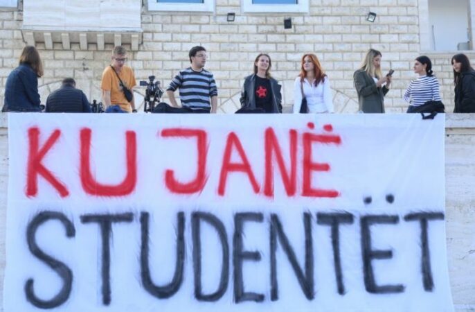 BIRN: Pse po dështon skema e kredisë studentore në Shqipëri?