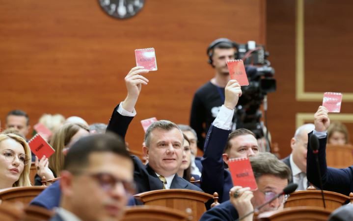 BIRN  PS i vendos ultimatum opozitës për reformën zgjedhore  ekspertët kërkojnë konsensus