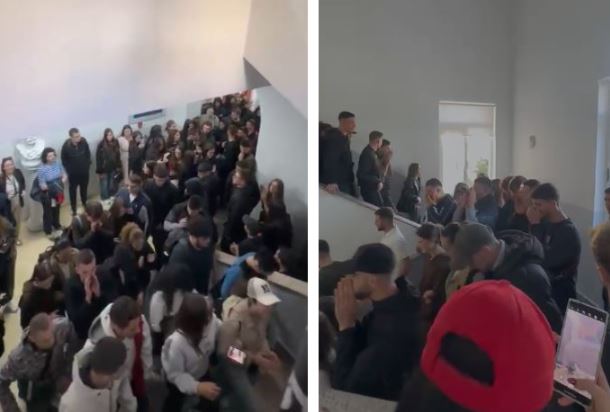  Erdhën studentët    Pas Mjekësisë e FSHN edhe Filologjiku i bashkohet protestës  të rinjtë thirrje në kor  Rama jepe dorëheqj   