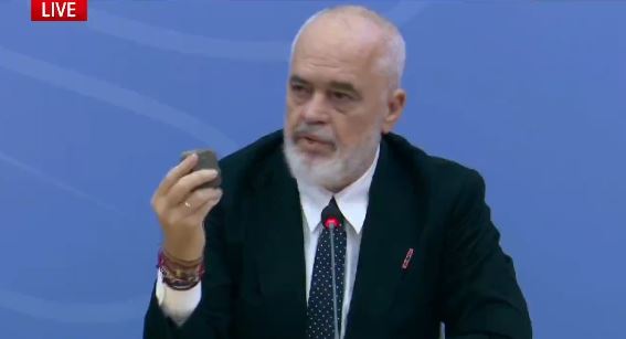 Foto nga burimi: “Brez Tik Tok-u që nuk lidhin dot 7 fjalë bashkë”/ Rama sulmon protestuesit: Janë ‘pengje! Qënie të verbra, njerëz pa shkollë