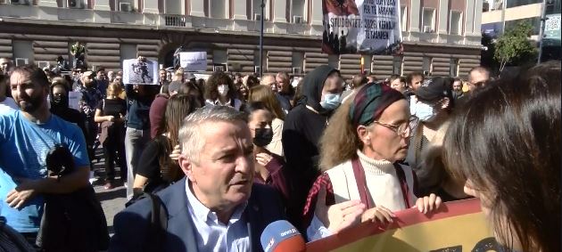Foto nga burimi: Kreu i Sindikatës së Pedagogëve: Protestat s’do të ndalen deri në dorëheqjen e Ramës! T’i hapet rruga qeverisë së re