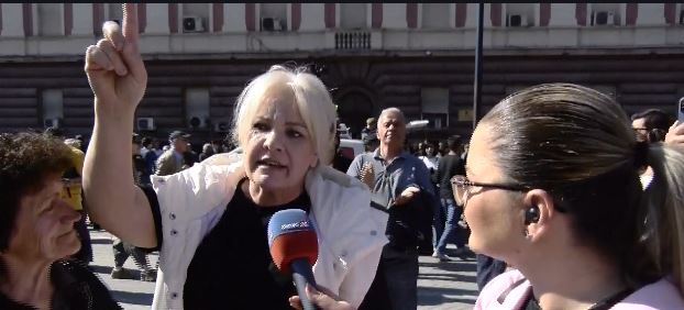 Foto nga burimi: “Po rrihnin fëmijët tanë, lëvizja më e bukur e pedagogëve në mbështetje të studentëve”/ Qytetarja: Jemi në krah të rinisë, të dalë i gjithë populli! Kërkesa e Ramës për dialog është mashtrim