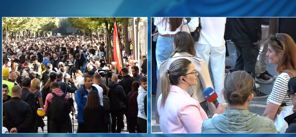 Foto nga burimi: “Të na bashkohen edhe mjekët!”/ Pedagogia nga protesta: S’ka kohë më për dialog! Policët mercenarë të Ramës, s’duhet të kishin pranuar bonusin!