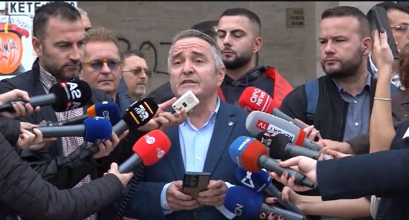 Foto nga burimi: “Bojkoti nis sot deri në plotësimin e kërkesave të studentëve”/ Sindikata e Pedagogëve: Ndalni dhunën ndaj të rinjve! Jo dialog me Ramën, dorëheqje!