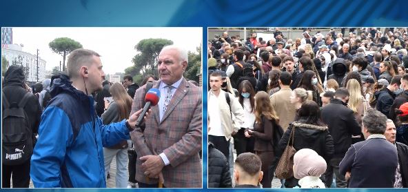 Foto nga burimi: “Do ta hidhja kapelën, nuk luftoj për një diktator!”/ Mit’hat Avari: Policia të mos ushtrojë dhunë ndaj studentëve. Rama drejt fundit!