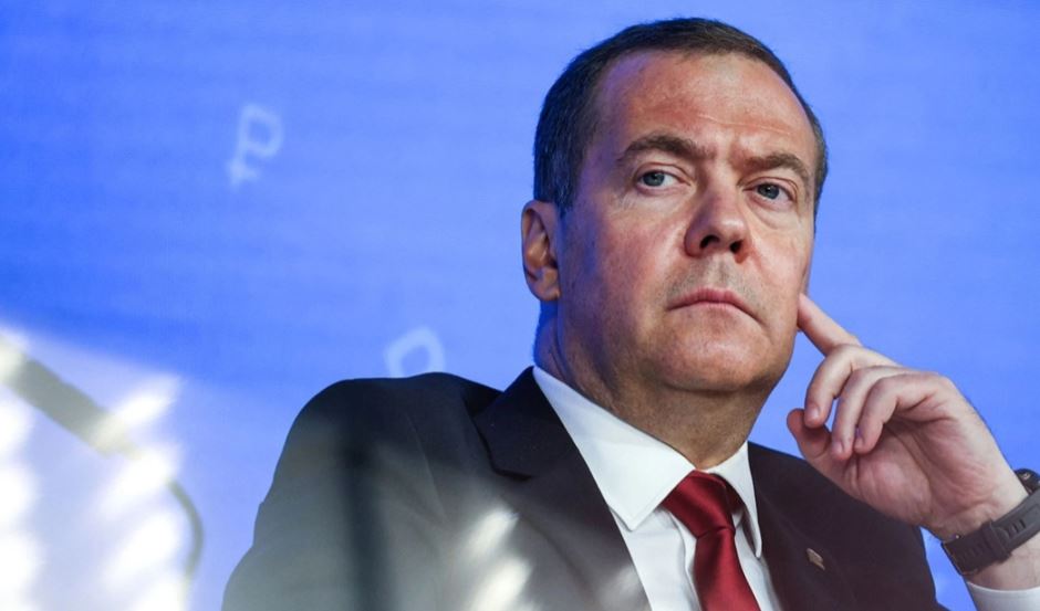 Foto nga burimi: Medvedev i kërkon Trumpit të përdorë CIA-n kundër Zelenskyt: Jepini fund këtij problemi! Kërcënimi i fortë nga Moska