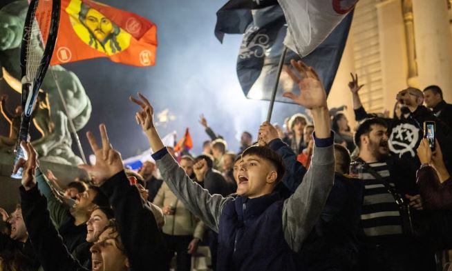 Studentët rrëzuan Vuçiçin pas 14 vitesh në pushtet, “Le Monde”: Serbia do të përjetojë një tranzicion të madh demokratik! Ndikimi që pritet në Kosovë dhe Ballkan