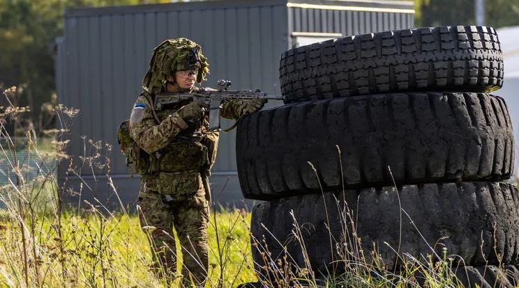 Moska pritet të sulmojë NATO n  Financial Times  Estonia po vendos trupa elitare në kufi  Gati plani për goditjen e territorev   