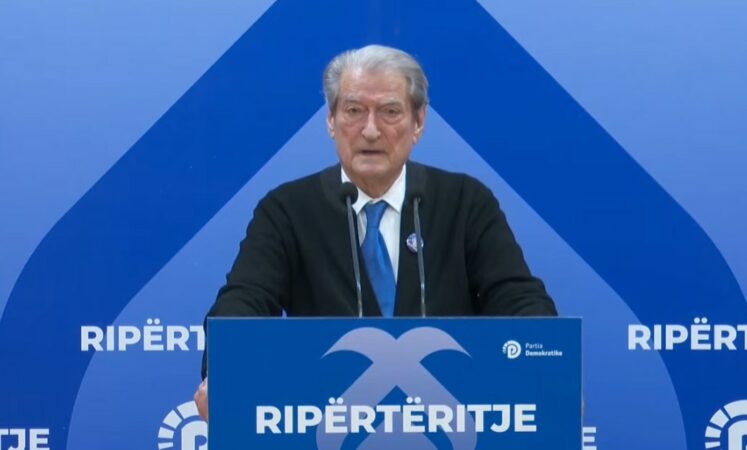 Berisha dënon dhunën policore ndaj studentëve: Nesër të gjithë në mbështetje të të rinjve! Sjellja barbare duhet të marrë dënimin e merituar nga rinia universitare