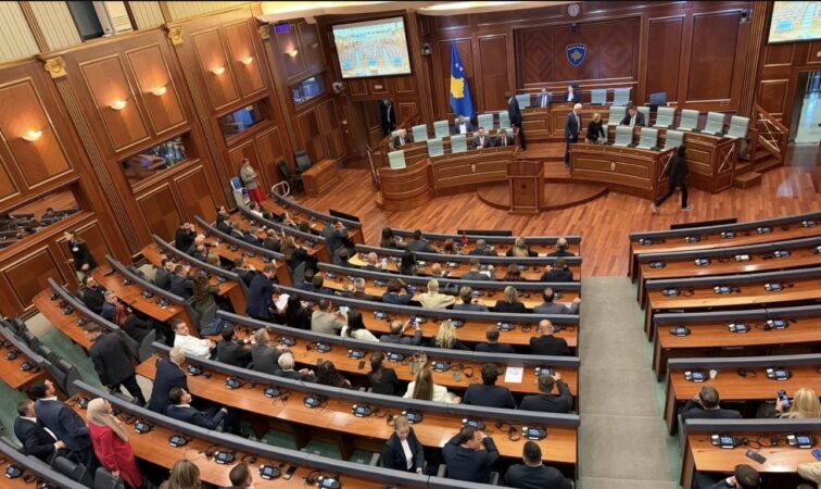 Kuvendi i Kosovës në seancë të jashtëzakonshme, pritet të votohen 2 kandidaturat për President