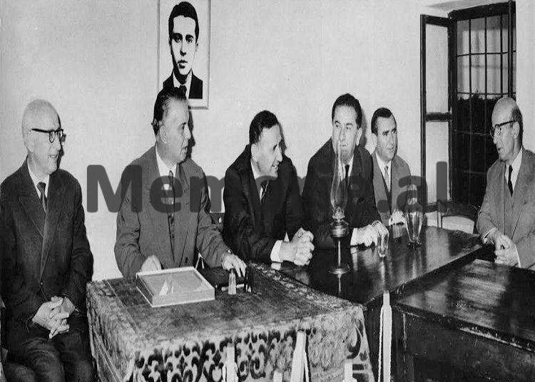  Si detyra dhe propozime sugjerojmë që të aplikohet Operacioni i  letrave helmuese  me postë  kundër udhëheqësve të lartë të r   