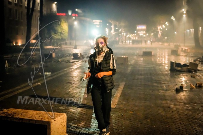 Iris Kola Protestat Ne Bulevard