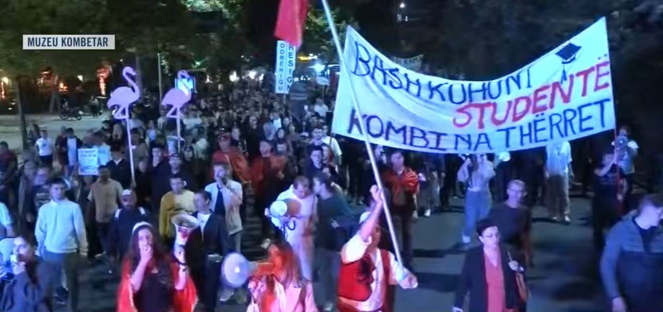  Parlamenti i krimit   protestuesit në rrugët e Tiranës  PS PD  k lysha të komunizmit
