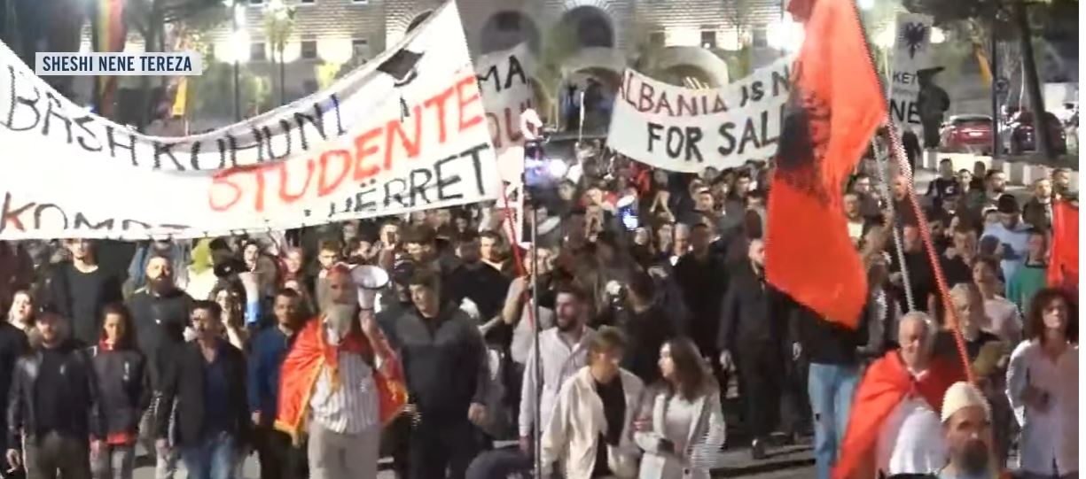 Vijon revolta e protestuesve  Shqipëria kërkon revolucion