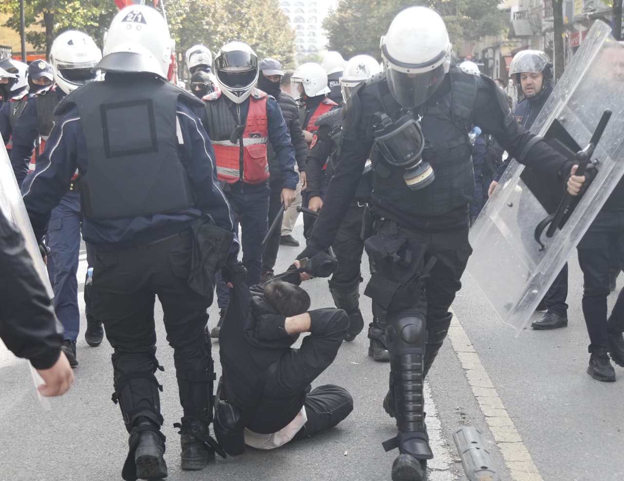 birn-policia-kritikohet-per-kontrollin-e-telefonave-te-protestuesve-ne-shkelje-te-ligjit