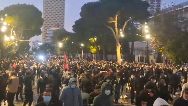 Protesta 16 Tetor