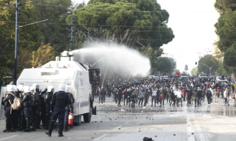 Protesta 24 Tetor2
