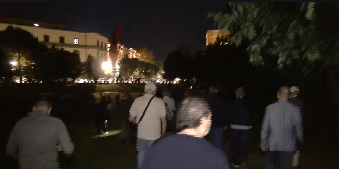Nis protesta e 130 kundër qeverisë  qytetarët në shesh