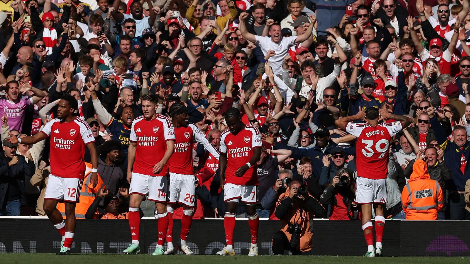 Premier League  Arsenal fitore me përmbysje ndaj Leeds  sukses spektakolar për Chelsea   ngec  United ndaj Tottenh   
