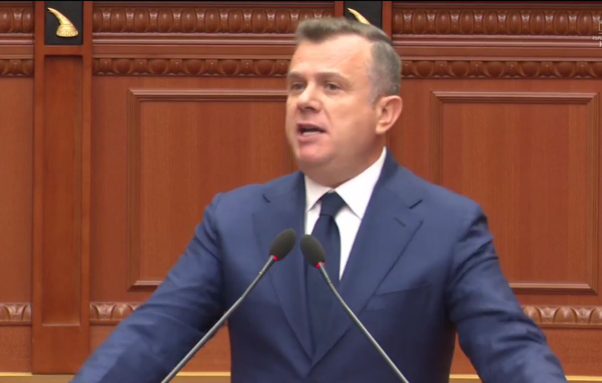 balla-jo-gjyqeve-politike-dhe-karagjozlleqeve-mocion-me-debat-per-vlora-hysenin-po-e-heton-spak