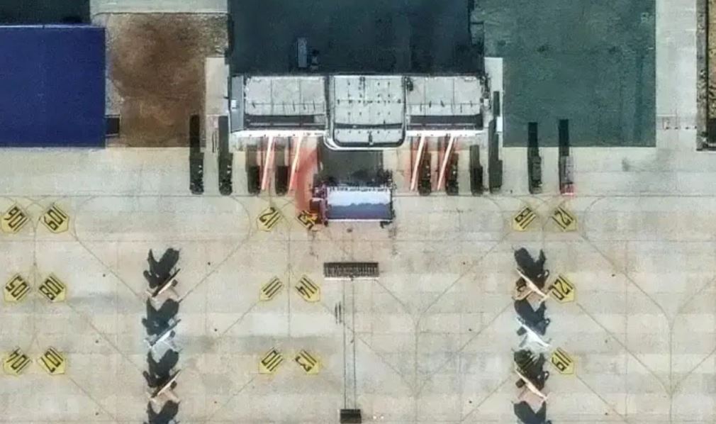 Sinjal për zgjerim në Azi  Kina sjell avionë ushtarakë dhe mjete luftarake në bazën e re në Laos
