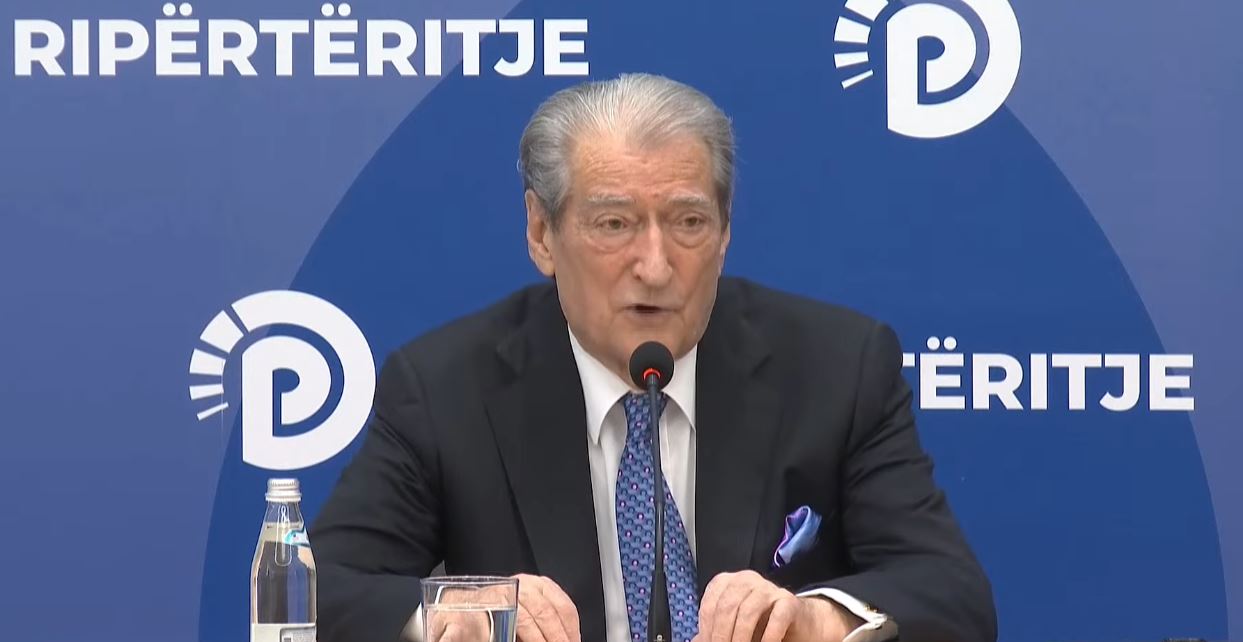  Rama ekzekuton 15 bashki për hir të karriges   Berisha  Nesër nga mbarë Shqipëria të gjithë bashkohen në protestë  të mbrojmë   
