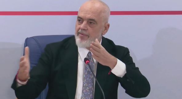 Foto nga burimi: Rinia shqiptare në këmbë kundër tij! “200 policë të dhunuar, 80 protestues”, Rama i cilëson studentët ‘grupi i zjarrit të paguar’: Të rinj nga periferia po sjellin frymën e terrorit!